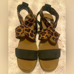 Ladies Yellow Box Wedges